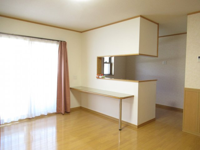 レ・アール飯田Ⅱの居間・リビング