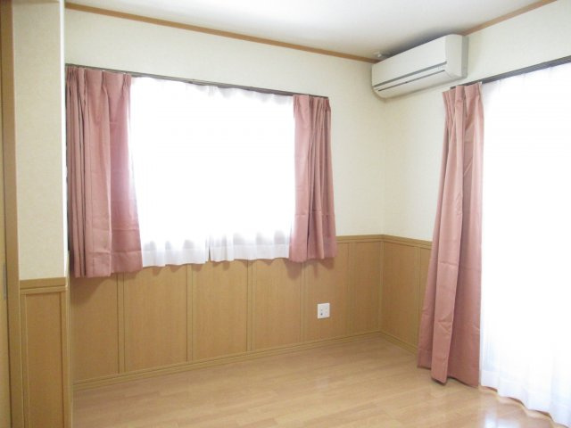 レ・アール飯田Ⅱの洋室