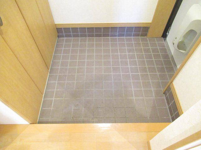 レ・アール飯田Ⅱの玄関