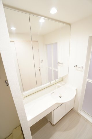 【独立洗面台】 | アーバンシャトー千葉 | ※同物件・同タイプの写真です。