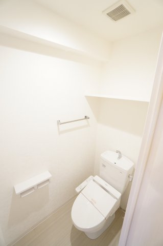 【トイレ】 | アーバンシャトー千葉 | ※同物件・同タイプの写真です。