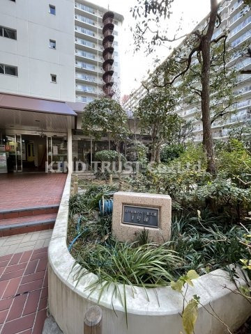 ローレルハイツ北天満2号棟のエントランス|エントランスです