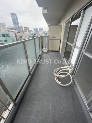 ローレルハイツ北天満2号棟のバルコニー|外からの目が気にならないバルコニーで洗濯物が干せます