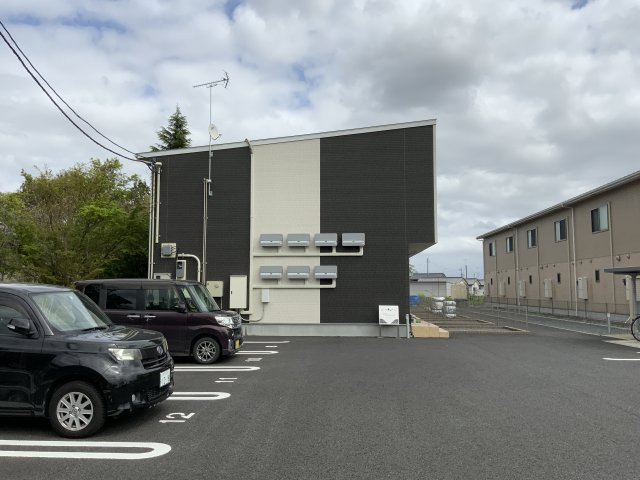 シャルマンの駐車場