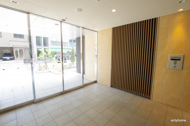 トレヴァンス梅田　仲介手数料無料のロビー