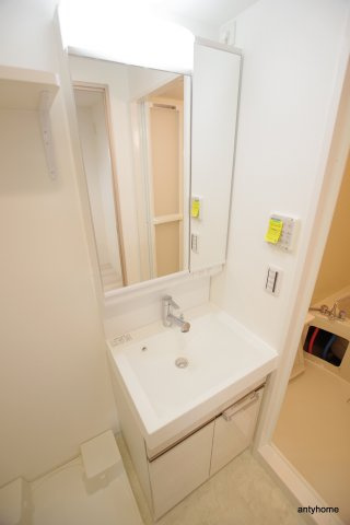ワールドアイ難波南PORTA 仲介手数料無料の洗面所