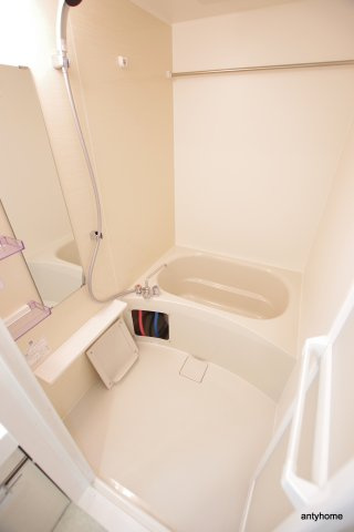 ワールドアイ難波南PORTA 仲介手数料無料の浴室