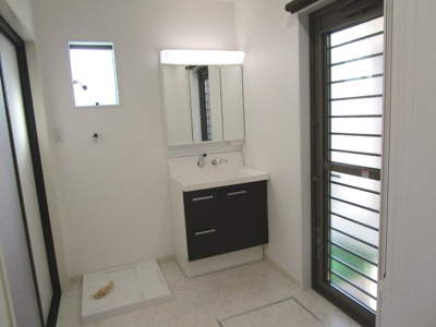 【洗面所】 | 高知市薊野西町2丁目 中古売家 3SLDK | 洗面脱衣所