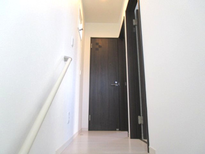 【内装】 | 高知市薊野西町2丁目 中古売家 3SLDK | 2F廊下