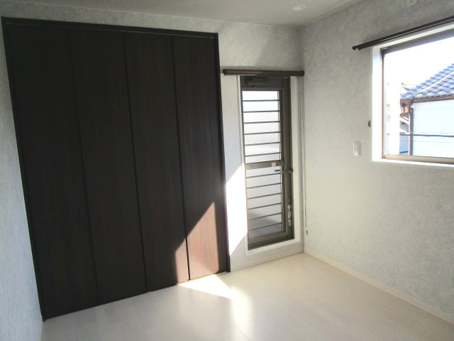 【洋室】 | 高知市薊野西町2丁目 中古売家 3SLDK | 5帖洋室