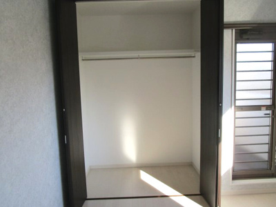 【洋室】 | 高知市薊野西町2丁目 中古売家 3SLDK | クローゼット