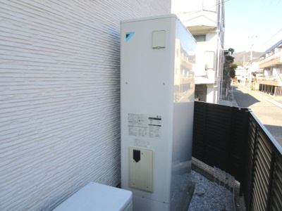 【発電・温水設備】 | 高知市薊野西町2丁目 中古売家 3SLDK | エコキュート370ℓ