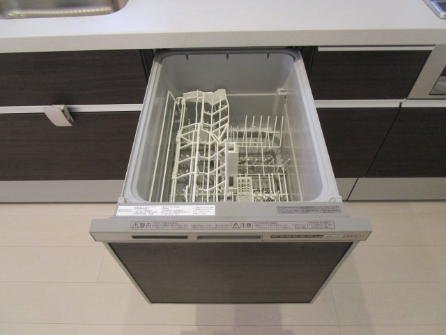 【キッチン】 | 高知市薊野西町2丁目 中古売家 3SLDK | 食洗器乾燥機付き