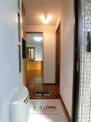 マンマミーヤB棟の玄関