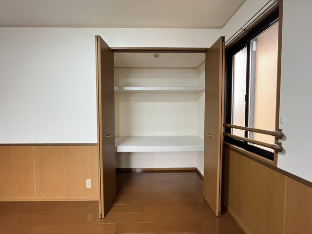 マンマミーヤB棟の洋室