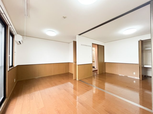 マンマミーヤB棟の洋室