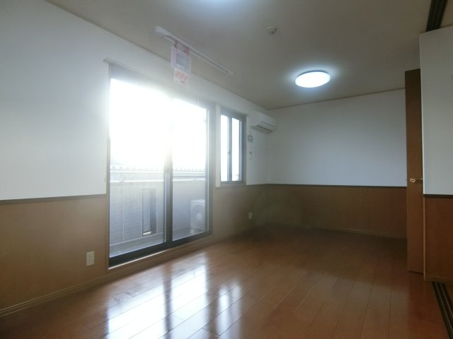 マンマミーヤB棟の居間・リビング