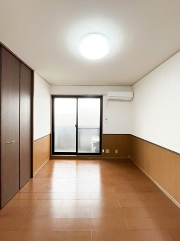 マンマミーヤB棟の洋室