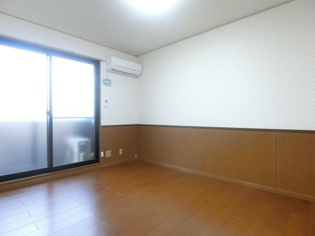 マンマミーヤB棟の洋室