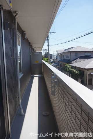 熊本市東区戸島西１丁目のアパートのバルコニー