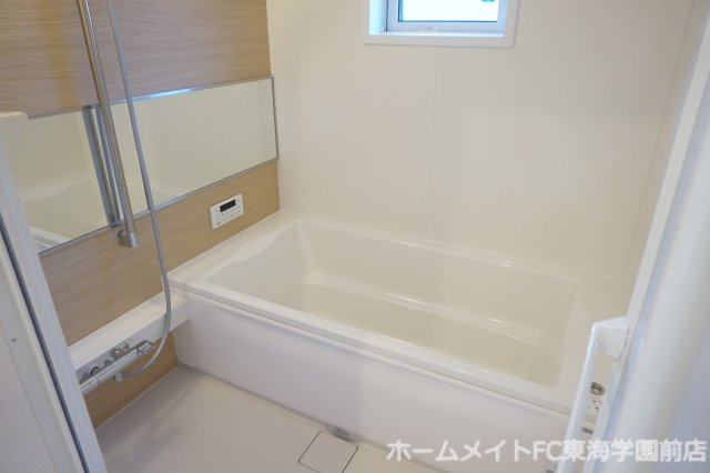 熊本市東区戸島西１丁目のアパートの浴室