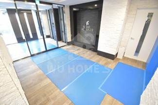 【エントランス】 | アドバンス西梅田ビオス | 落ち着いたエントランスです