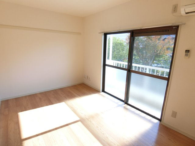 ロイヤルシングルの洋室