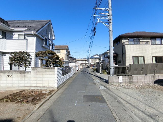 高崎市日光町売土地の前面道路含む現地写真