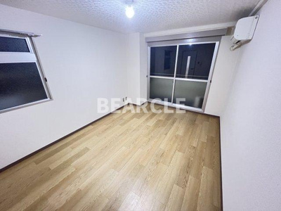 【居間・リビング】 | ピュアコート錦 | こちらの居間で趣味の時間をお楽しみください