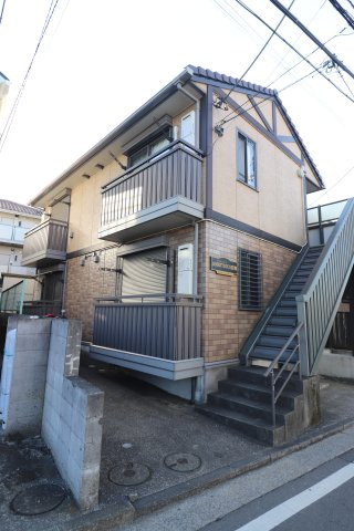 アンビシャス日吉の外観