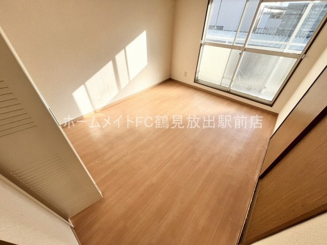 ロジュマン鶴見の洋室