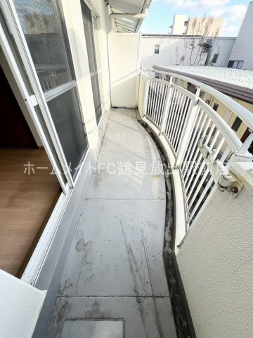 ロジュマン鶴見のバルコニー