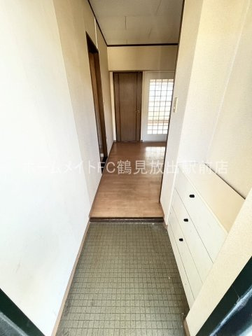 ロジュマン鶴見の玄関