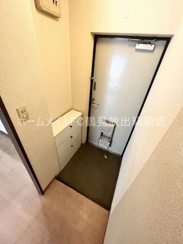 ロジュマン鶴見の玄関