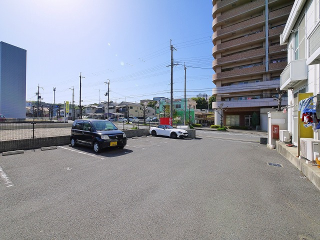 メイプルスクエア平城山の駐車場