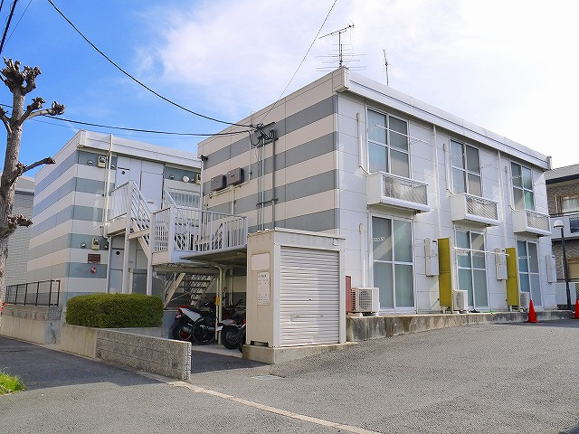 メイプルスクエア平城山の外観