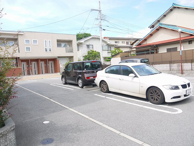 エクセレント佐保Cの駐車場|駐車場があります