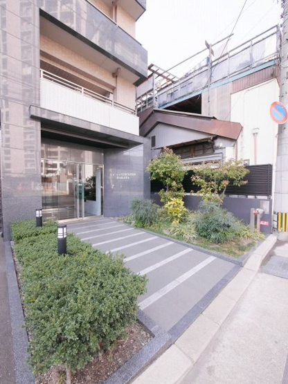 【エントランス】 | ラファセ | ゆとりのあるエントランスです
