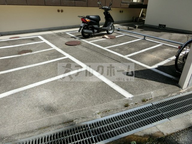 ベルクレーネユーの駐車場|ベルクレーネユー　駐車場