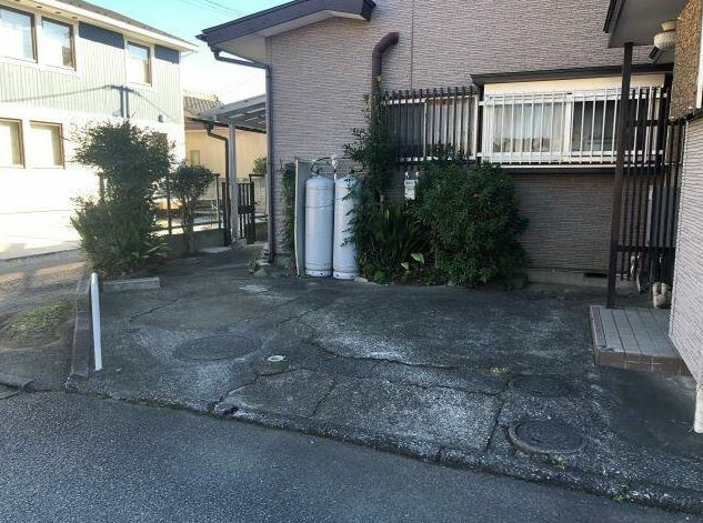 岡田貸家の駐車場