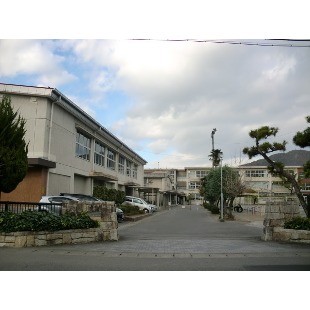 岐阜市長良宮路町１丁目の一戸建ての周辺