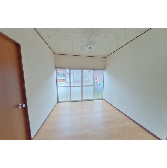 岐阜市長良宮路町１丁目の一戸建ての居間・リビング