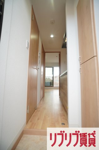 ライブリー千葉松波の玄関