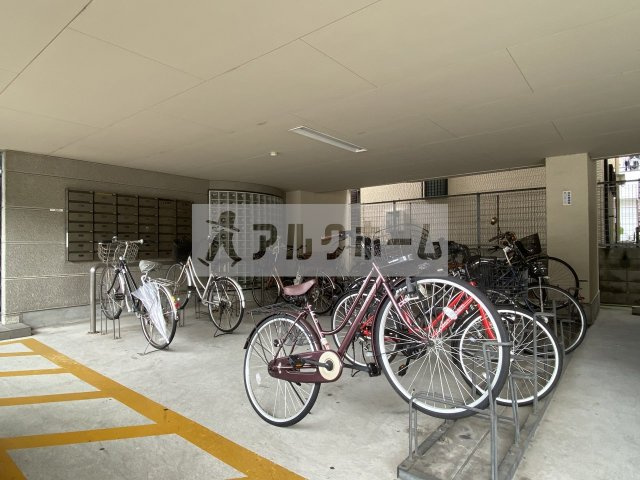コートハウス中野のその他共用部分|コートハウス中野　自転車置き場