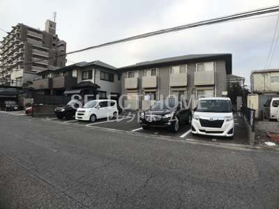 【駐車場】 | クリスタルスレェン | 駐車場に車を止められます