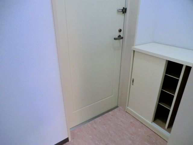 ヤザワハイツの玄関