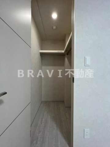 セイワパレス森ノ宮中央 BRAVI不動産の収納|【セイワパレス森ノ宮中央】ウォークインクローゼット