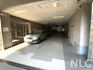 【駐車場】 | 建物内駐車場