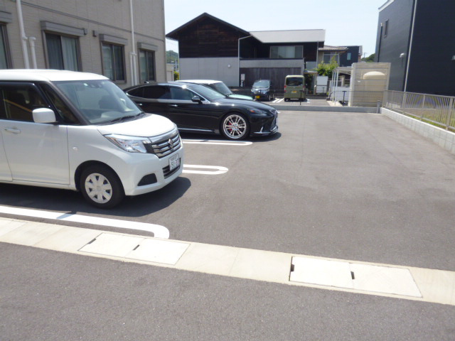 グランツの駐車場