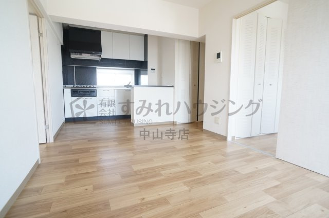 ビューテラス売布Ⅱ（View Terrace 売布Ⅱ）の居間・リビング